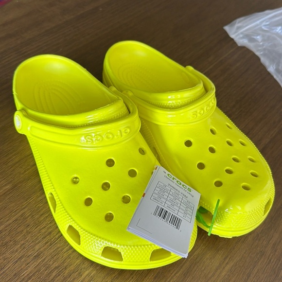 Crocs - Picture 4 of 5